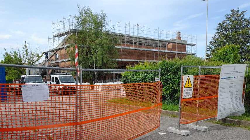 Il cantiere lo scorso anno per la ristrutturazione dell'edificio