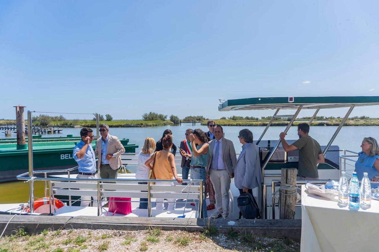 E-Lagoon, arriva la prima barca elettrica nelle Valli di Comacchio: il tour