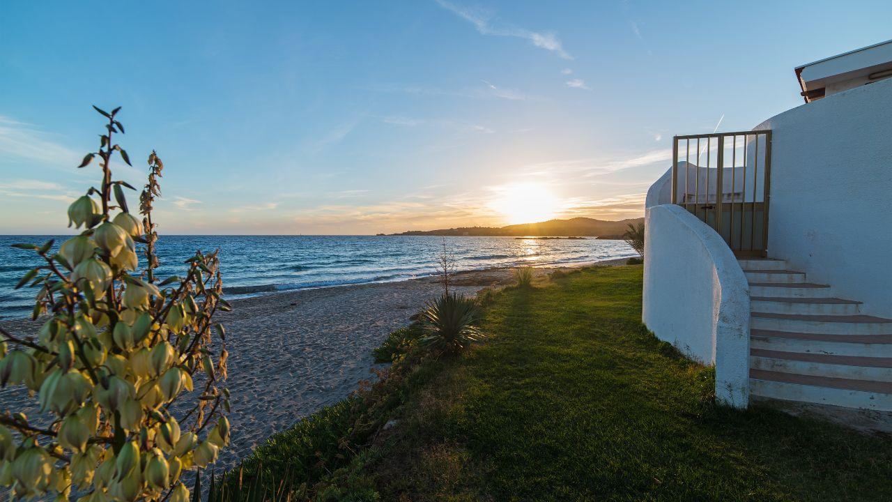 «Buone ferie», poi la fregatura enorme: l’incubo di una coppia toscana e come funziona l’ultima truffa dell’estate