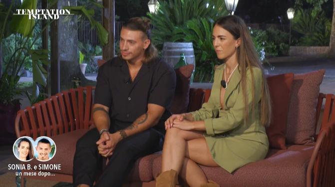 
	Simone e Sonia (foto Facebook Temptation Island)

