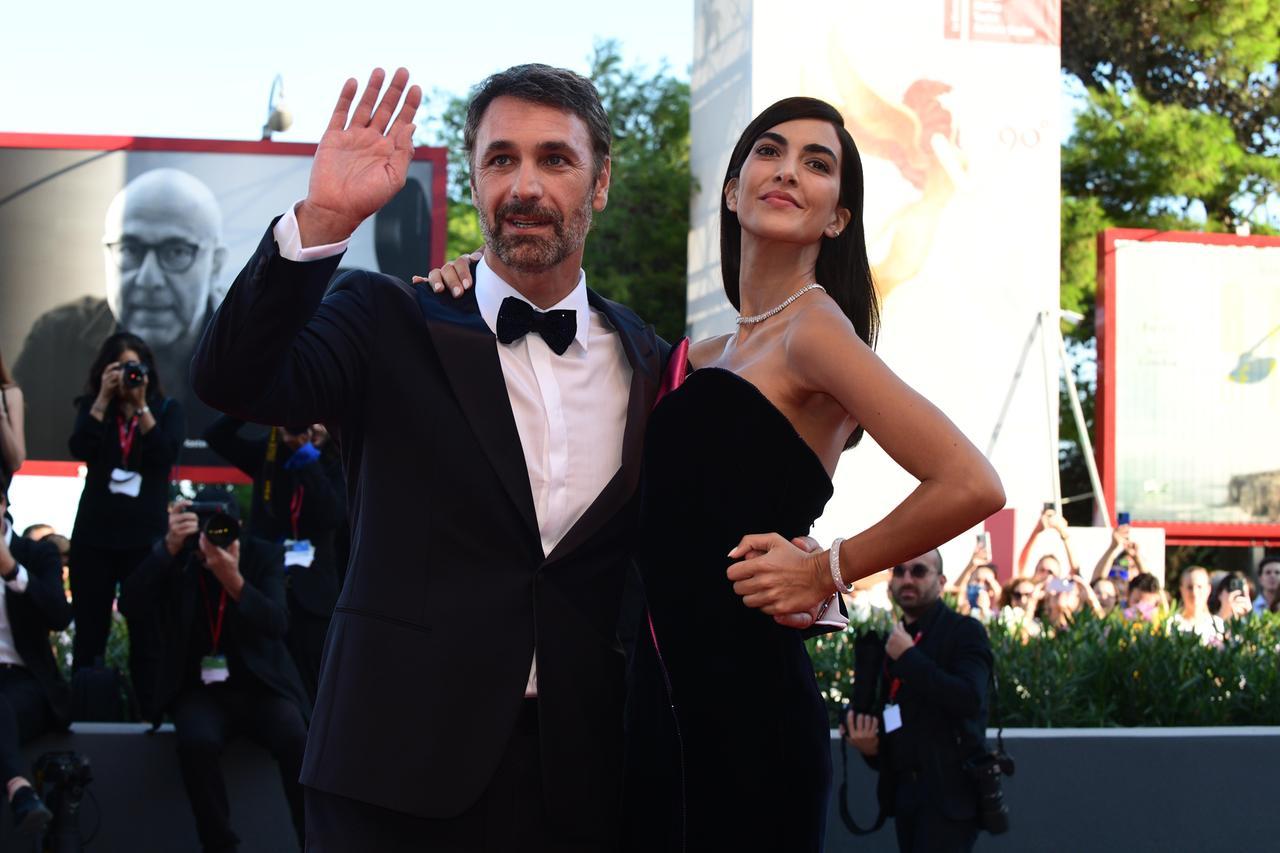 Guerra legale tra Raoul Bova e Rocio: lui sceglie l’ex suocera, lei l’avvocato del divorzio Totti-Blasi