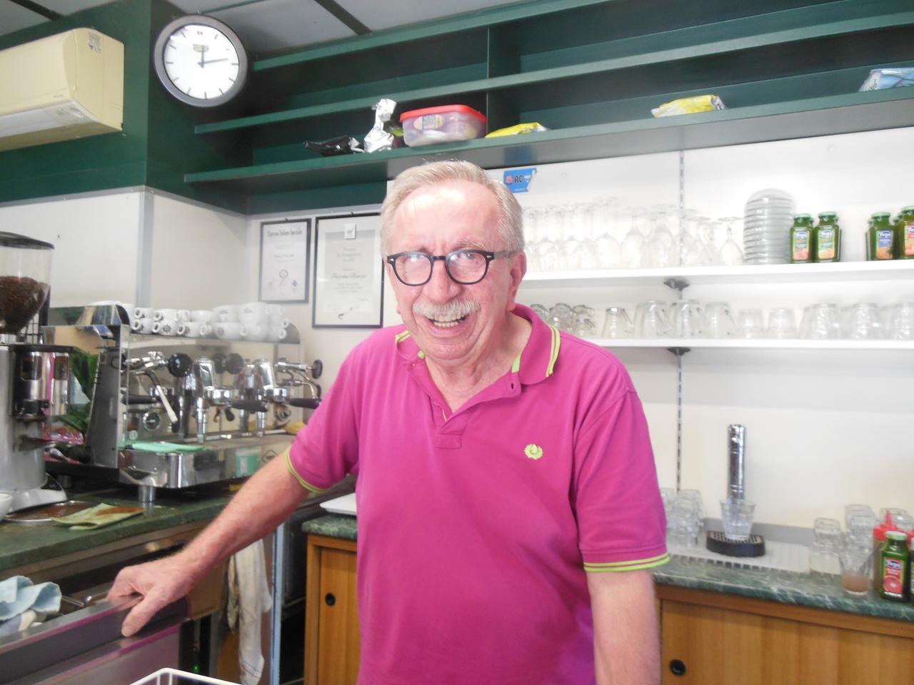 Ferrara, Renzo lascia il bar-edicola in San Giovanni dopo 30 anni