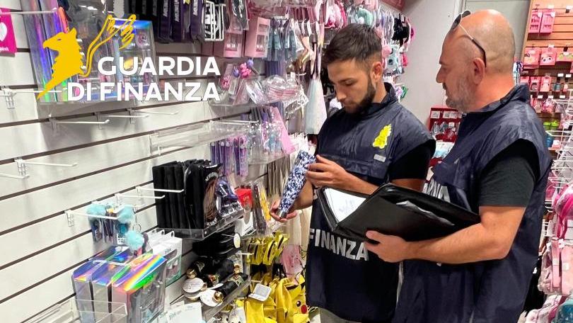 Finanza, sequestrati 22.000 articoli non conformi destinati ai bambini