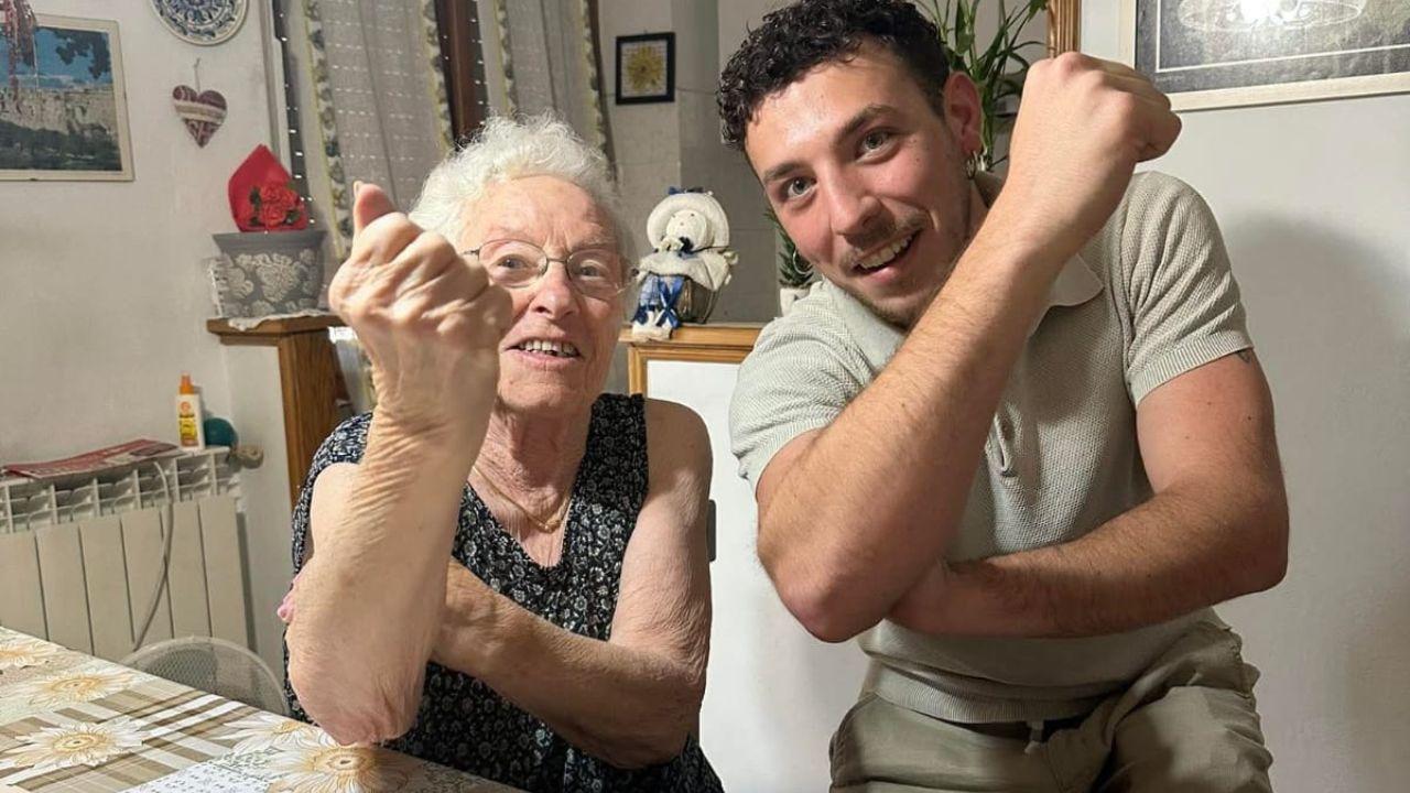 La dedica di nonna e nipote ai truffatori