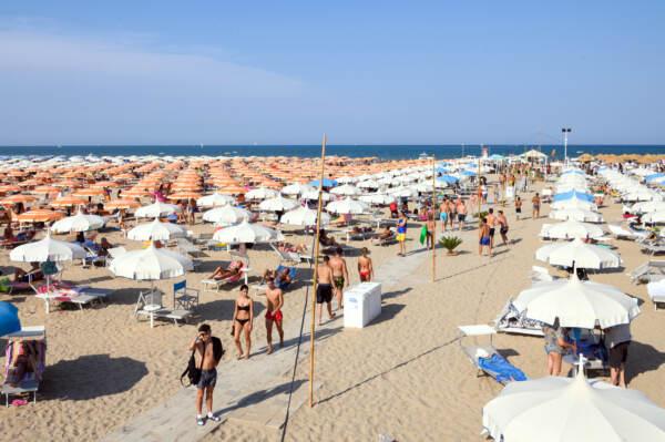 
	Dieci regole per rispettare gli altri in spiaggia


