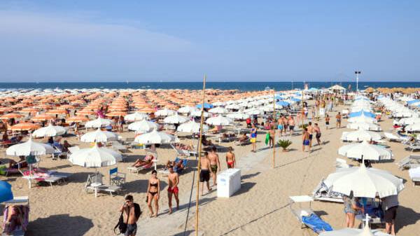 Dieci regole per rispettare gli altri in spiaggia