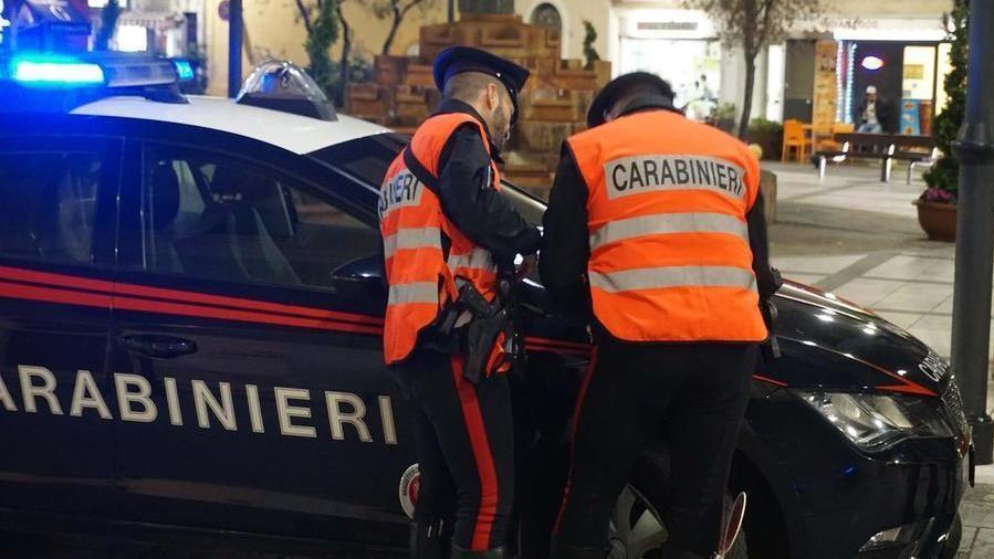 Minacce di morte, percosse e angherie: 38enne in carcere per maltrattamenti in famiglia