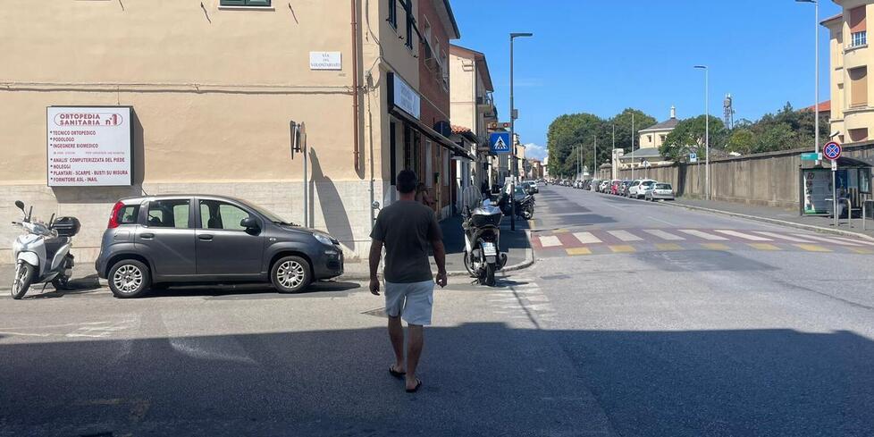 Livorno, secondo furto in dieci giorni in via Gramsci: ladro in fuga con l’incasso