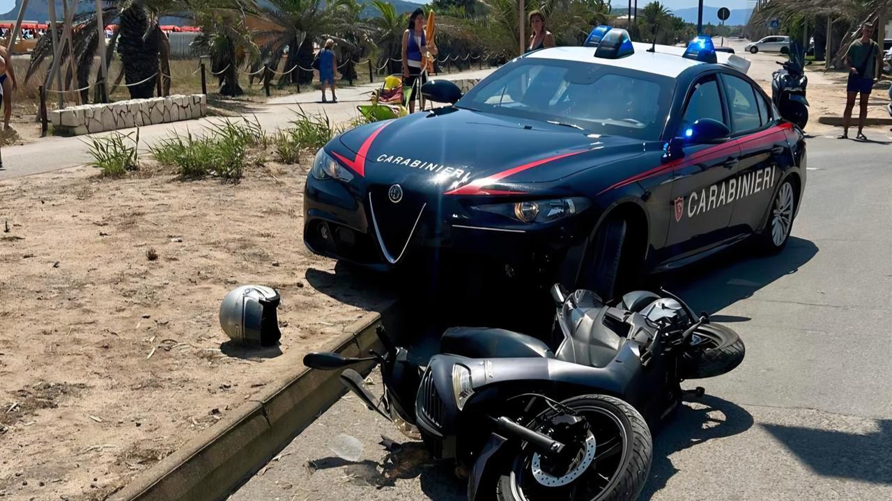 Ruba una moto e fugge tra i bagnanti al Poetto: arrestato dopo un inseguimento