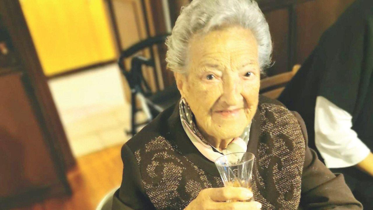Carrara, addio a Sandra D’Antilio: aveva 104 anni, cucinava per i partigiani e fino alla fine ha pedalato in cyclette