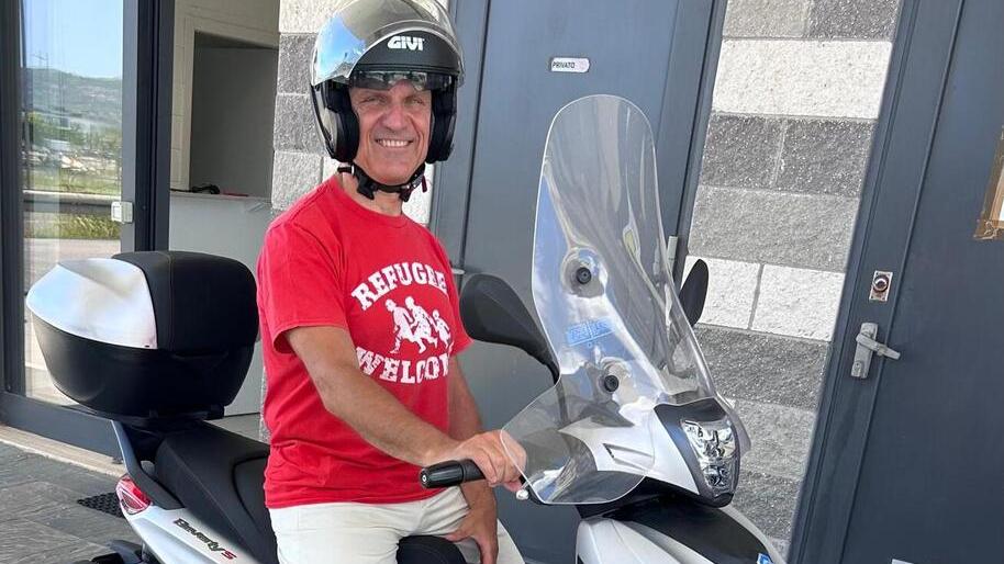 Poliziotto in pensione da Livorno a Capo Nord in scooter per dire no al genocidio a Gaza<br>