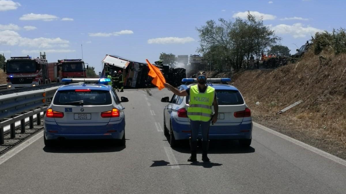 Incidente lungo la Statale 131: un ferito e traffico bloccato