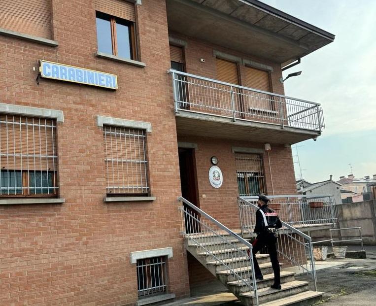 Reggiolo, denunciati tredici vandali minorenni, il sindaco: «Ho parlato con i ragazzi, si sono pentiti e daranno una mano nella festa»