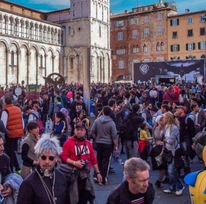 Lucca Comics 2025, volano le prevendite: ma pernottare è roba da ricchi: i prezzi