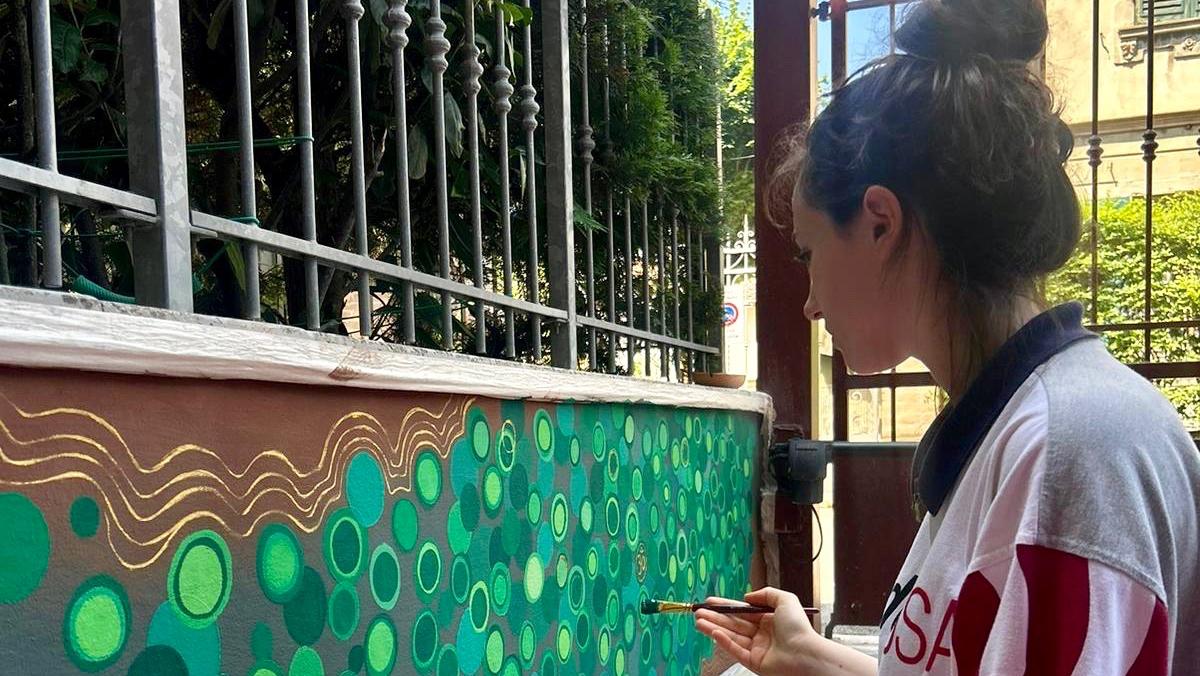 Due murales naturali per la scuola di yoga Dharma: «Si crea subito la magia»