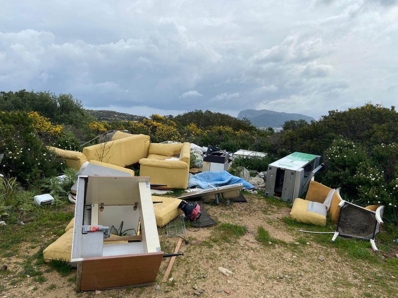 Caccia alle discariche abusive: il Noe schiera elicotteri e droni