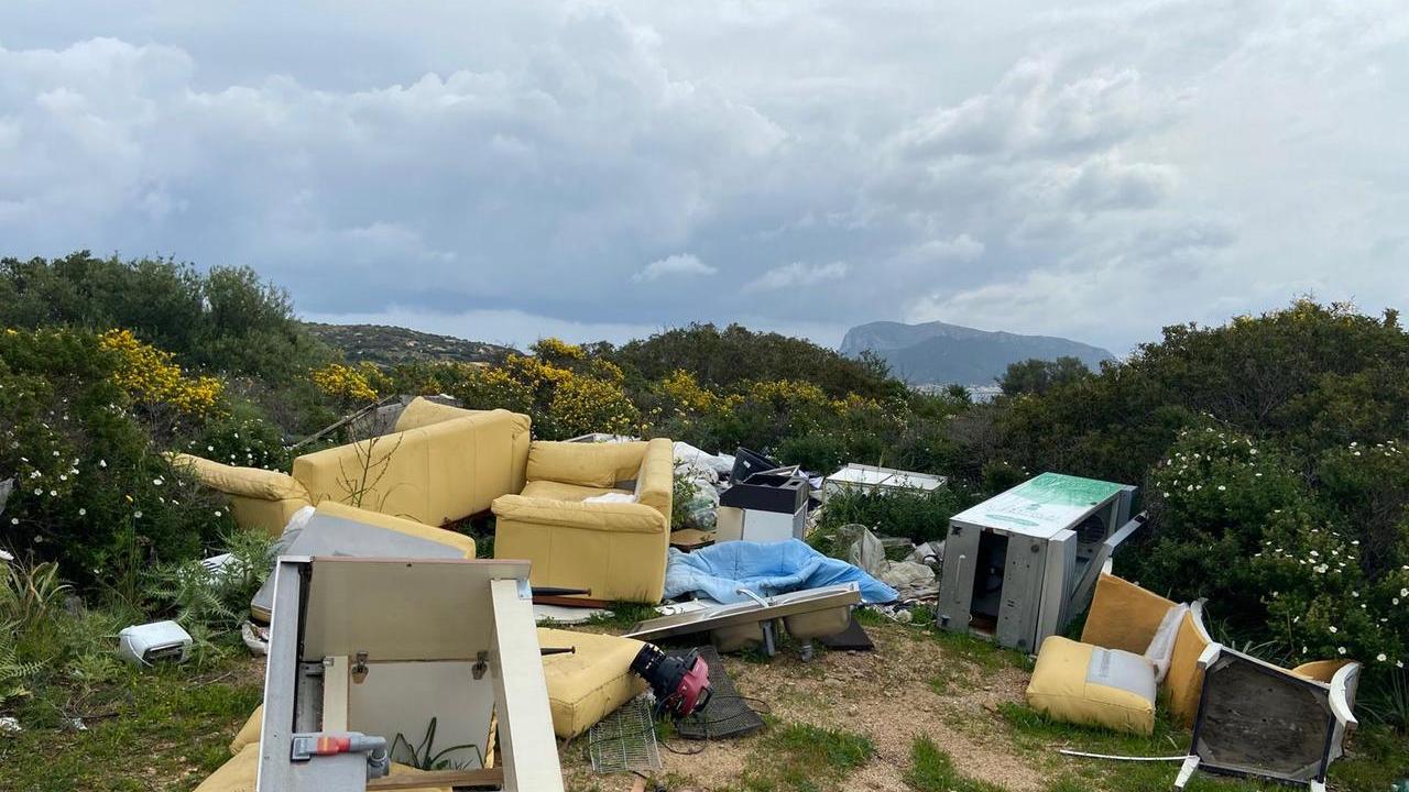 Caccia alle discariche abusive: il Noe schiera elicotteri e droni