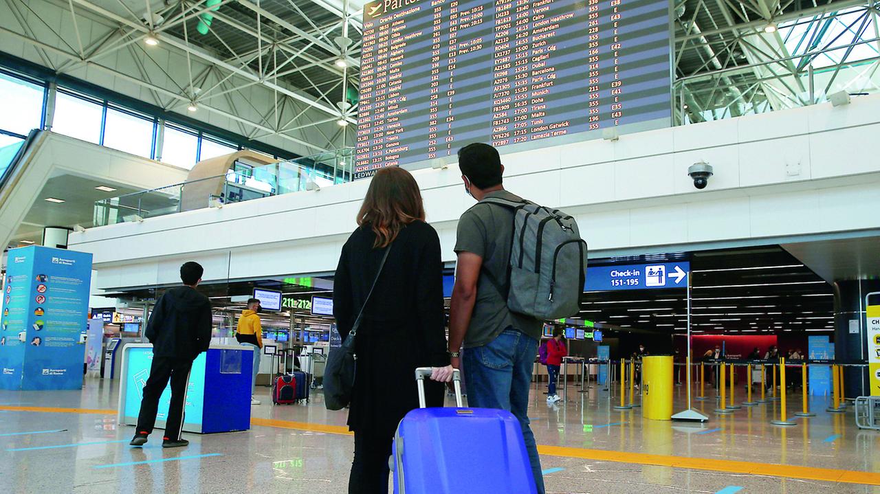 Agosto in overbooking: pochi posti in aereo per la Sardegna e biglietti alle stelle