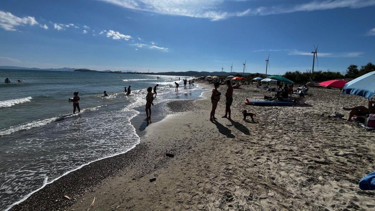 La spiaggia del Quagliodromo a Piombino dove un turista di 69 anni è stato colpito da un fulmine