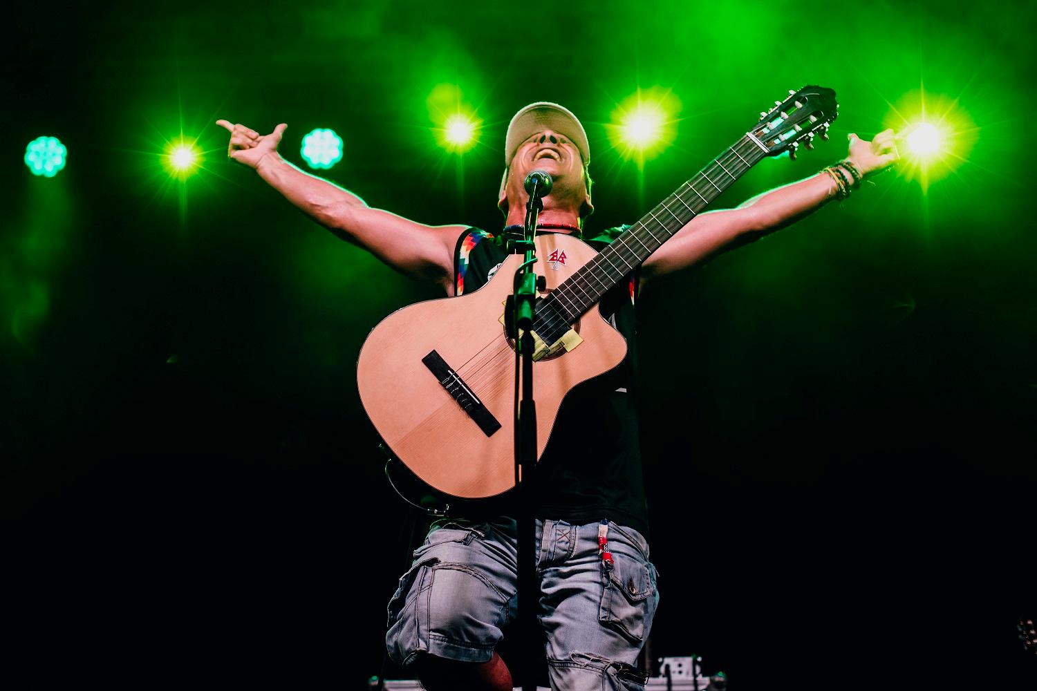 Quattromila biglietti e un sold out da settimane: Livorno si prepara ad accogliere Manu Chao in concerto