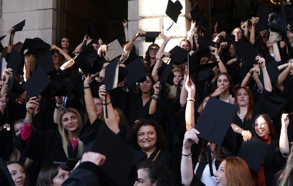 La laurea a Ferrara e poi l’estero: i racconti di chi ha scelto di partire