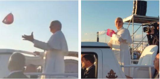 Papa Leone XIV prende al volo un cappellino lanciato dai giovani della Bassa reggiana