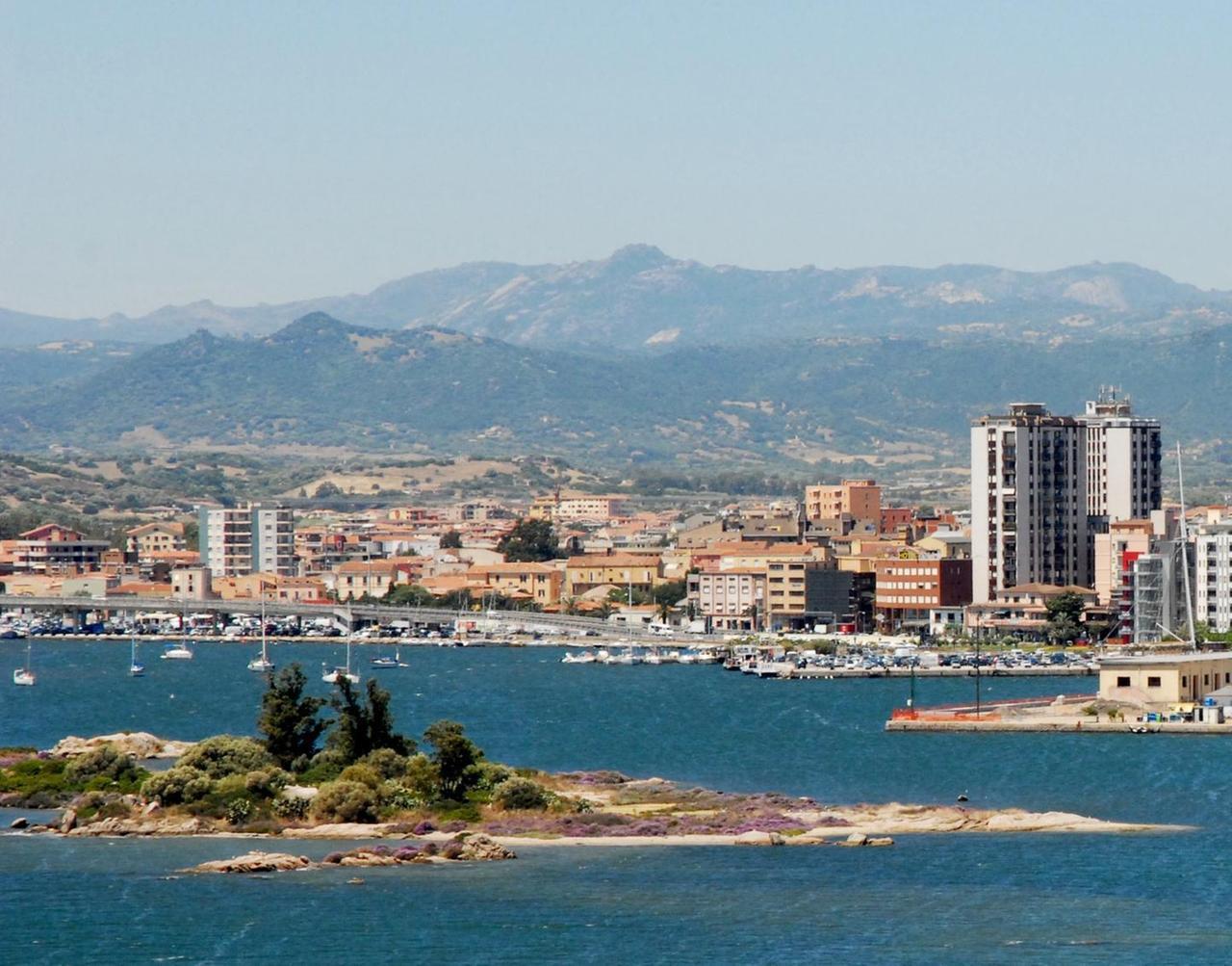 Una veduta panoramica della città di Olbia