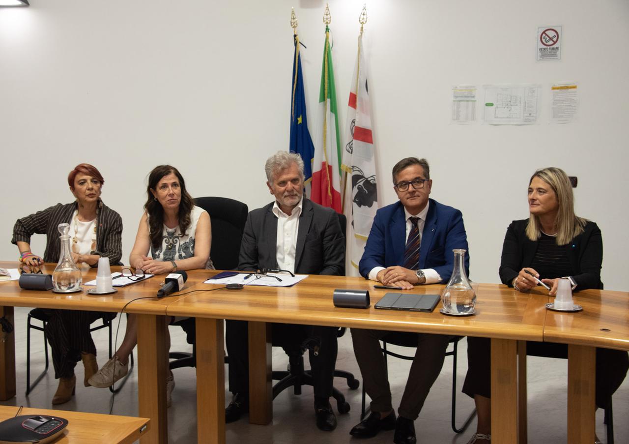 
	La conferenza stampa dopo la&nbsp;firma dell'accordo <em>(foto Mario Rosas)</em>

