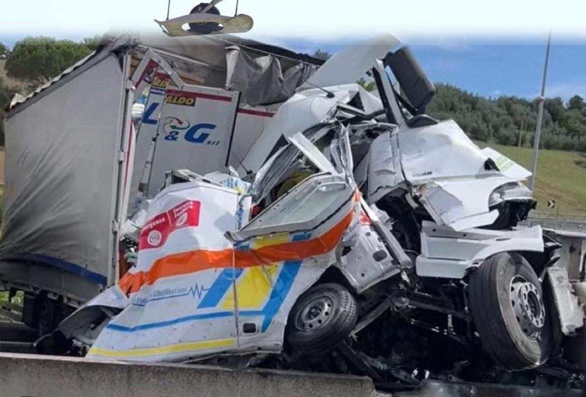 
	L'incidente in A1 (foto facebook Eugenio Giani)

