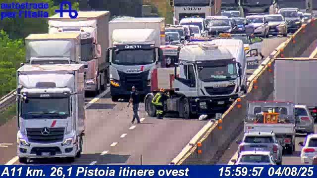 
	Pistoia, l'incidente in A11 (foto webcam Autostrade)

