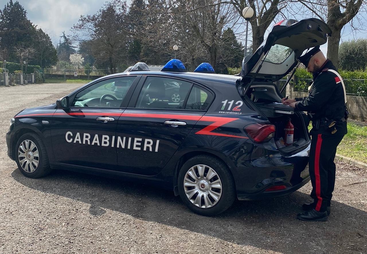 Infortunio sul lavoro, operaio si ferisce ad una gamba con una mattonella a Castellarano