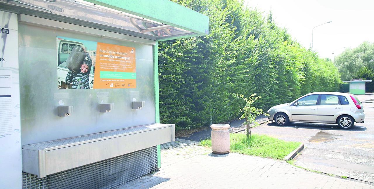 Boom per le casette d’acqua: in un anno a Reggio risparmiate oltre 11 milioni di bottiglie di plastica