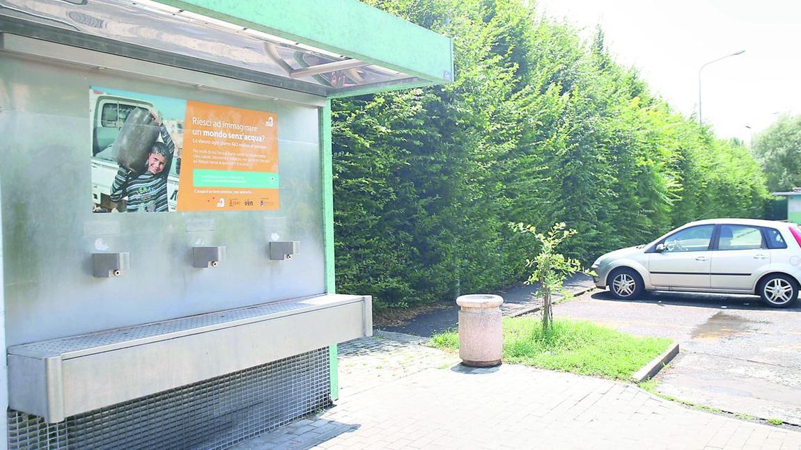 Boom per le casette d’acqua: in un anno a Reggio risparmiate oltre 11 milioni di bottiglie di plastica