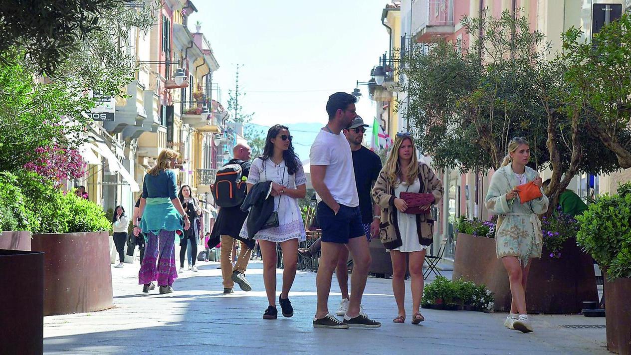 Estate senza record per la Sardegna: crescono i turisti ma non i ricavi