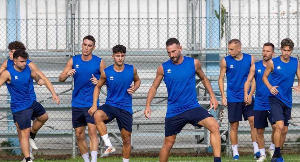 L’Ars et Labor debutta in incognito: sono 26 i nuovi biancazzurri in campo