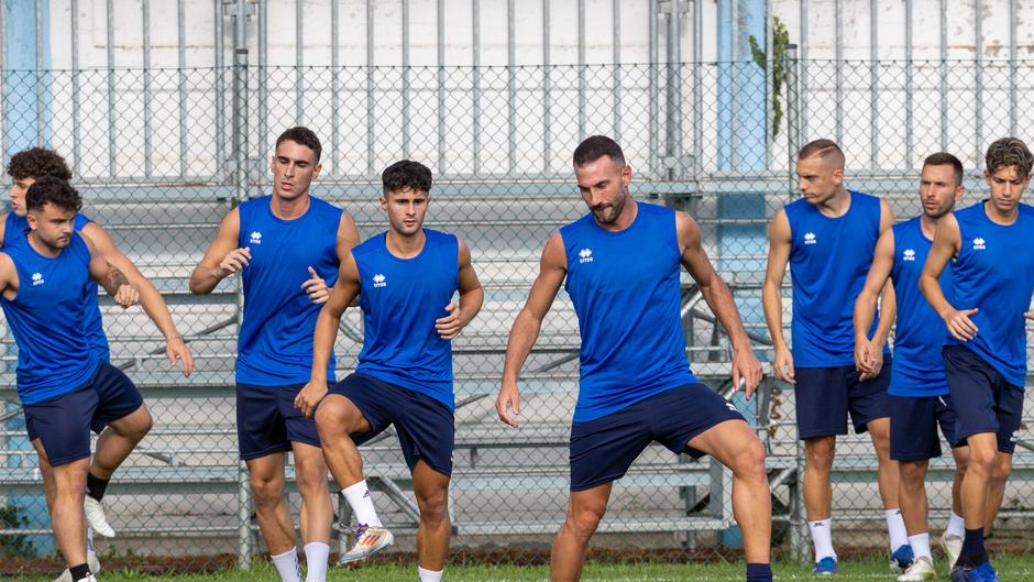 L’Ars et Labor debutta in incognito: sono 26 i nuovi biancazzurri in campo