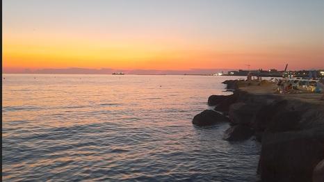 Tramonto-show: il clic dai bagni di Lido di Livorno. Grazie a Marcella Batazzi