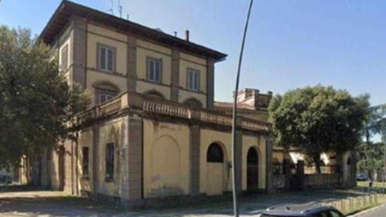 L'ex Villa Bertolli, già sede della caserma della Guardia di finanza
