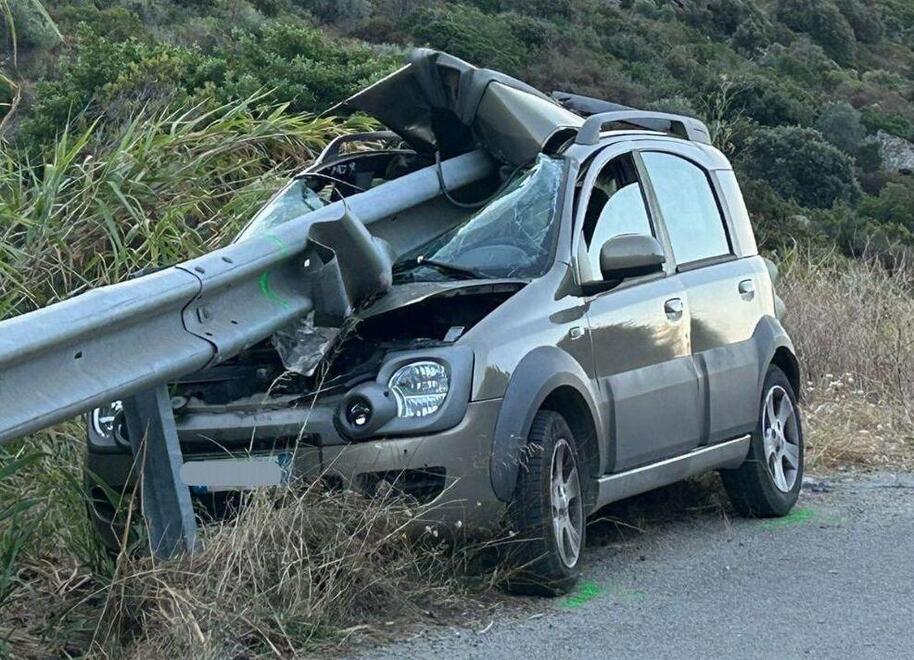 
	L'auto distrutta

