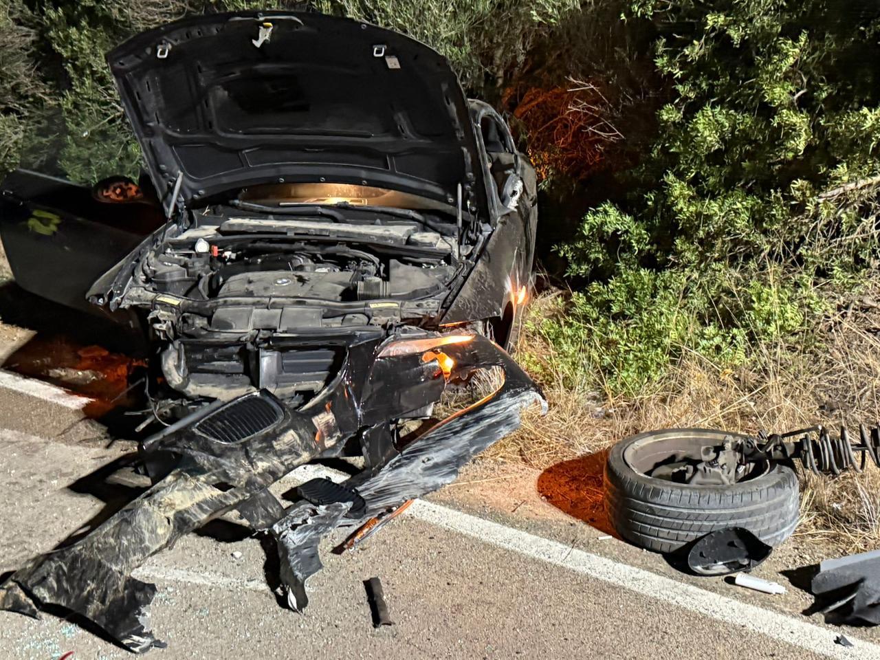 L’auto si ribalta più volte sull’asfalto: grave un ragazzo