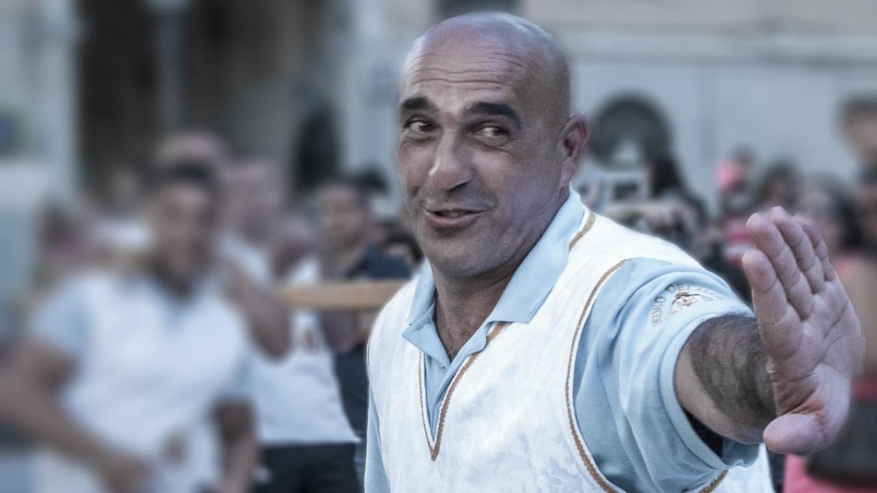 Sassari, l’abbraccio di piazzale Segni per il portatore Cico