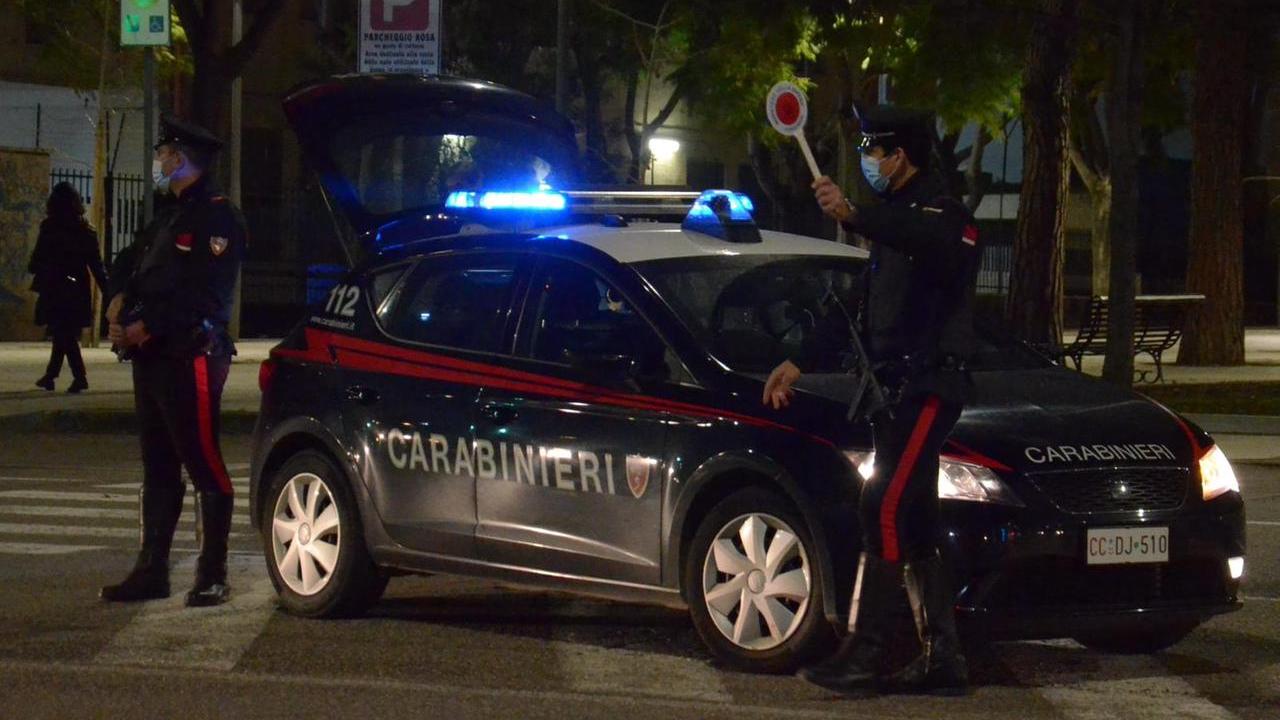 Sorpreso in tabaccheria, nello zaino aveva “Gratta e vinci” e sigarette: 18enne in arresto per furto aggravato