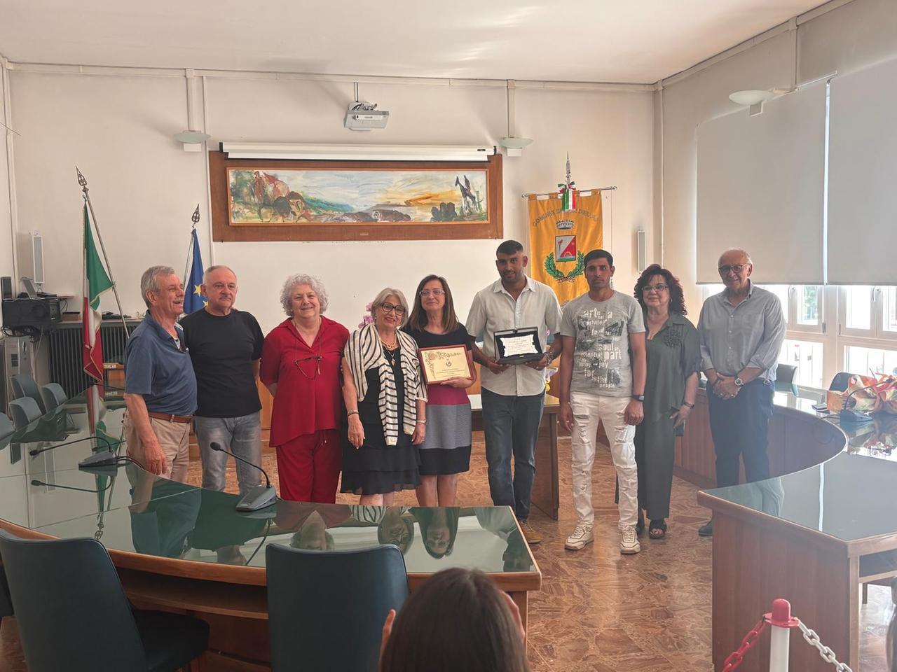 Colpita da aneurisma e salvata da due fratelli pakistani, premiazione a Berra