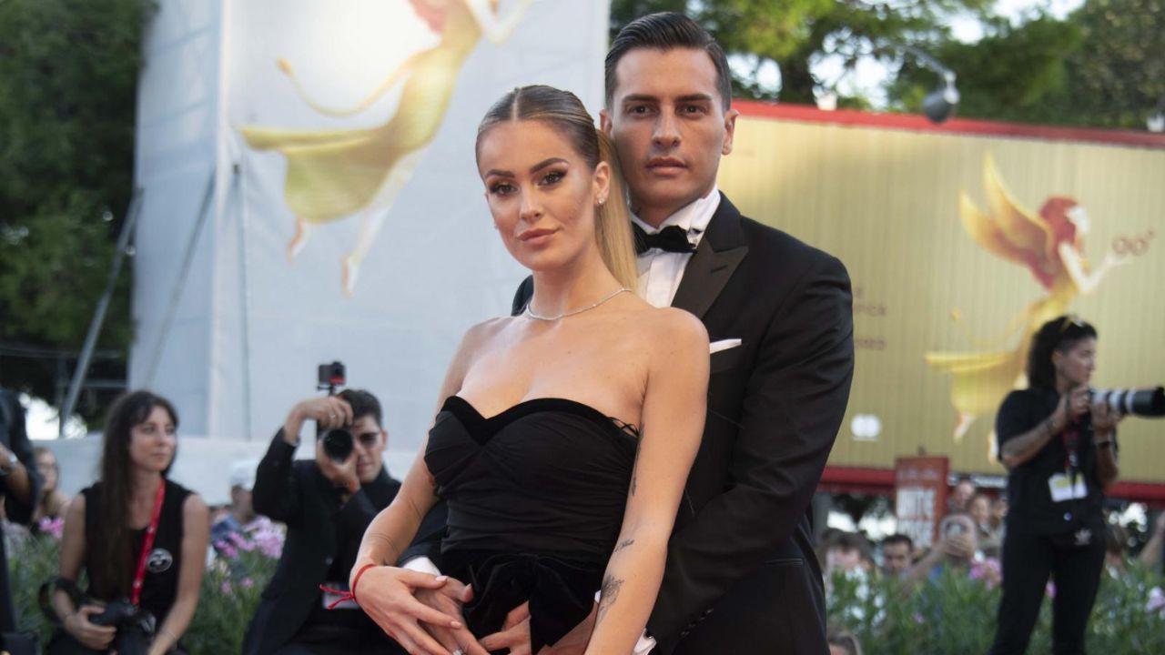 
	Sophie Codegoni e Alessandro Basciano

