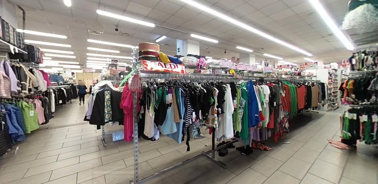 
	L'interno del negozio Eurasia di piazza Damiano Chiesa (foto d'archivio)

