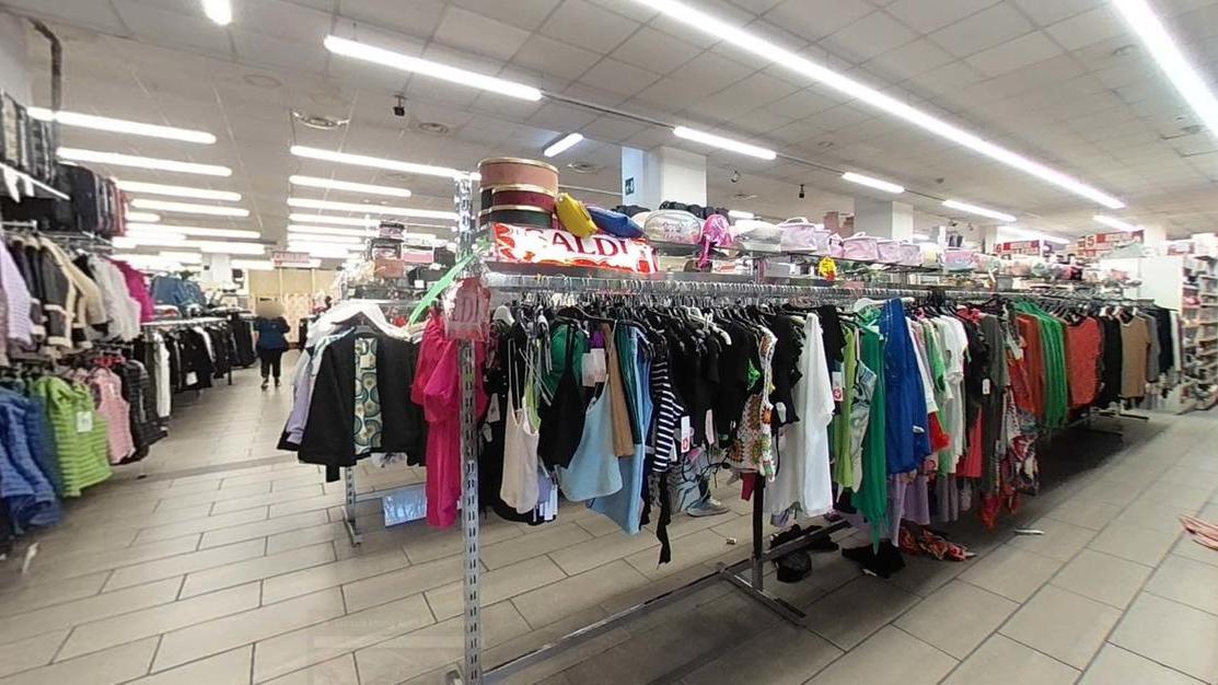 L'interno del negozio Eurasia di piazza Damiano Chiesa (foto d'archivio)