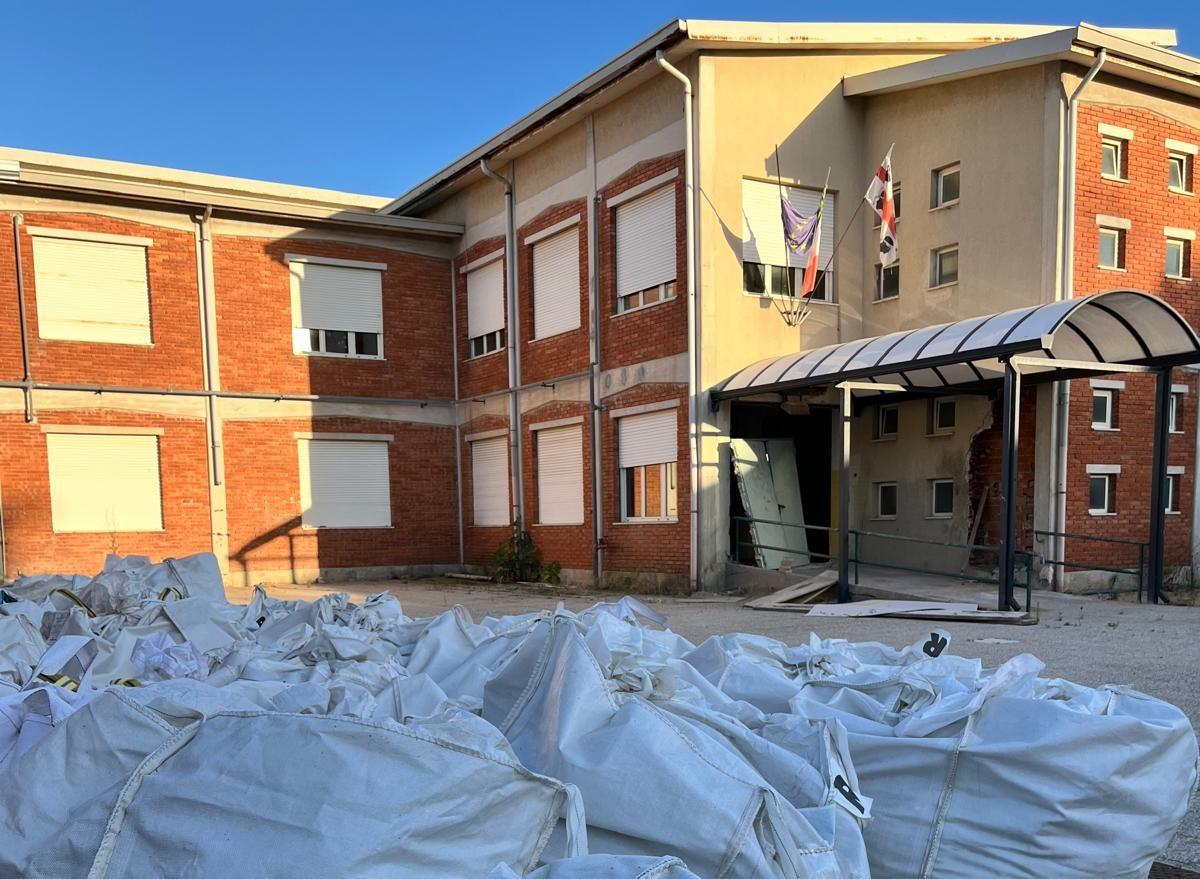 
	Il cantiere alla scuola del Sacro Cuore di Oristano

