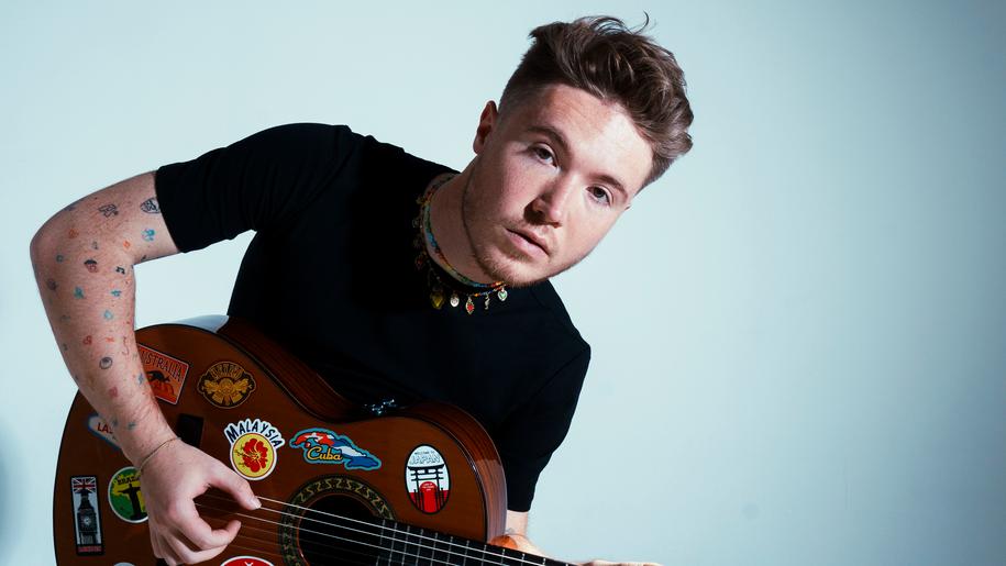 Alfa ad Alghero: «Genova poetica, è la mia ispirazione»