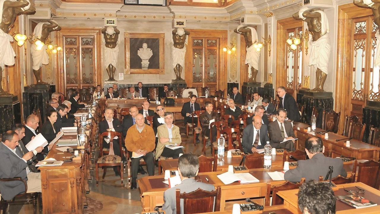 Province verso il voto: l’isola spartita tra i due schieramenti