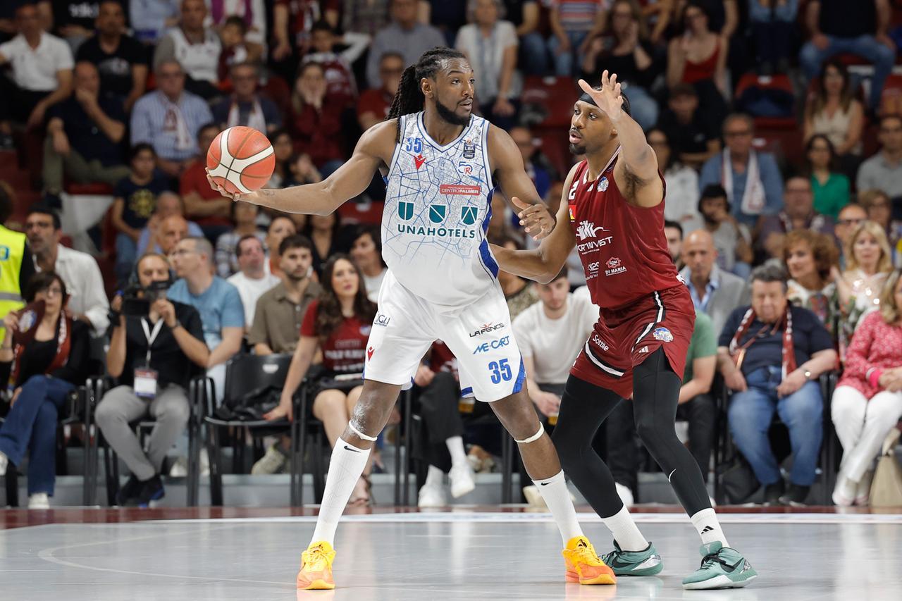 Pallacanestro Reggiana, ultimatum a Faried: «Decidi entro domenica o non se ne fa nulla»